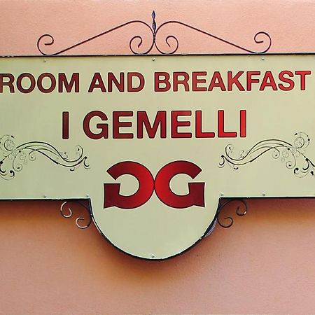 Room And Breakfast I Gemelli Иглесиас Екстериор снимка