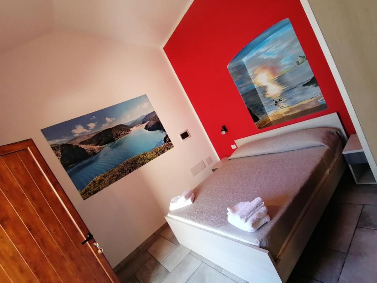 Room And Breakfast I Gemelli Иглесиас Екстериор снимка