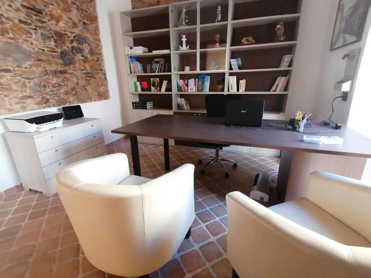 Room And Breakfast I Gemelli Иглесиас Екстериор снимка